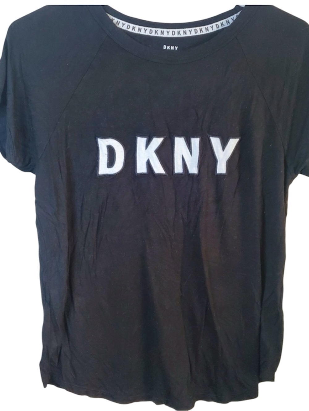DKNY Black Short Sleeve Small T Shirt Y2K Chic Preppy Classic Logo Flowy Comfort